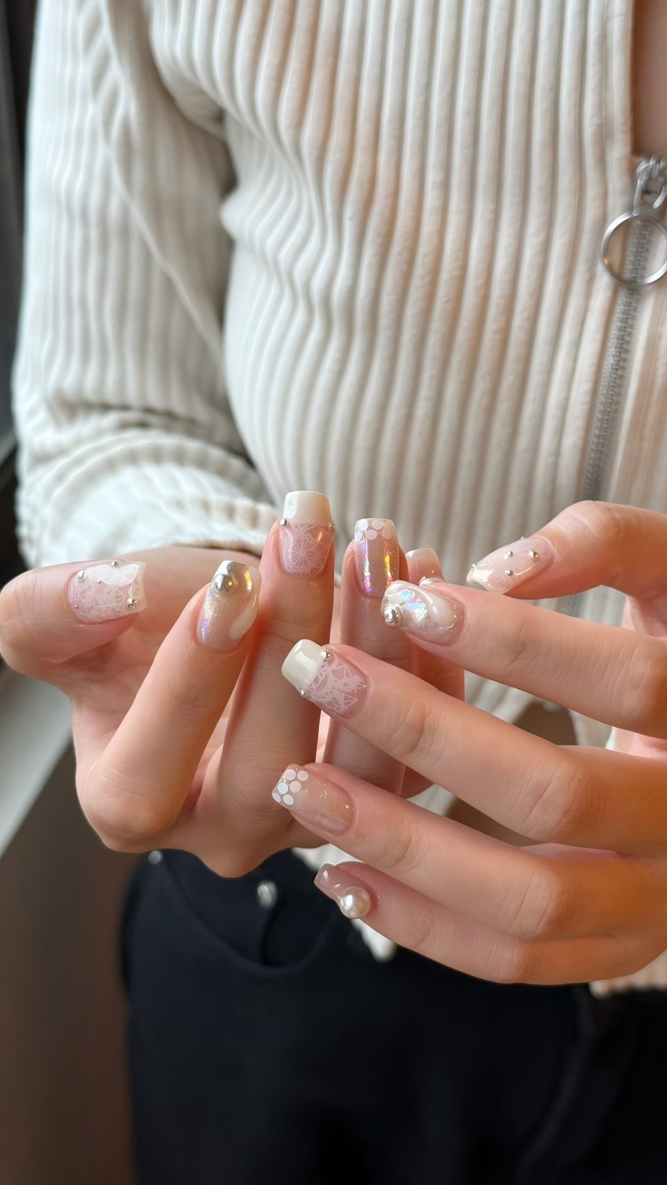 eeelly nail 竹南頭份美甲白色透感凝膠作品形象照